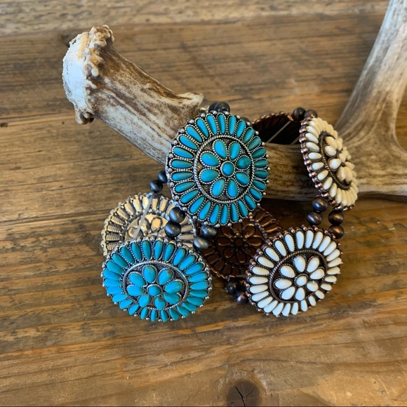 New Western Turquoise & White Squash Blossom Beaded Bracelet - Picture 2 of 7